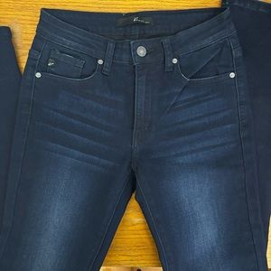 Kancan Women’s dark Wash Skinny Jeans Size 26